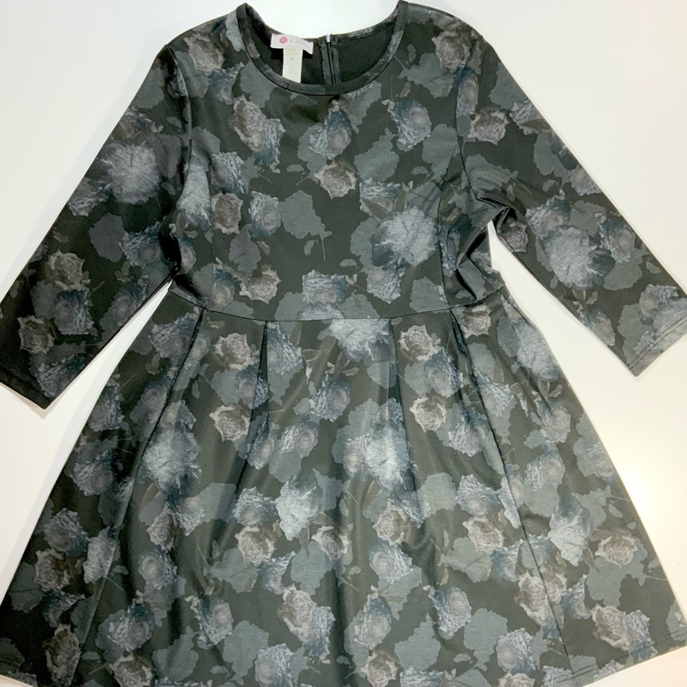 Dress with Side POCKETS!